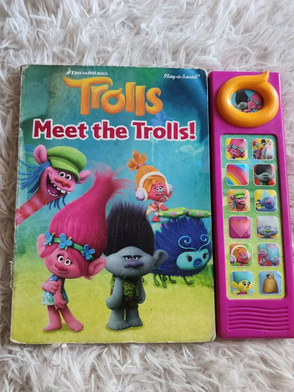 5/$10 - Trolls Interactive Book